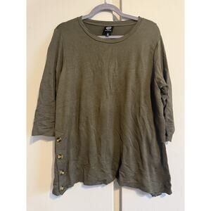 Bobeau Women's 3/4 Sleeve Side Button Crew Neck Top In Forest Green - 1X